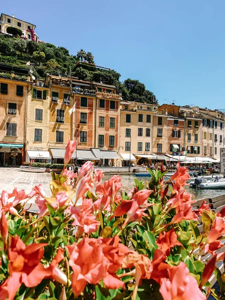 Portofino Liguria Italië, Prachtige baai met kleurrijke huizen in Portofino, Ligurië, Italië — Stockfoto