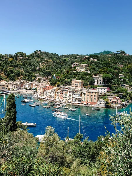 Portofino Liguria Italië, Prachtige baai met kleurrijke huizen in Portofino, Ligurië, Italië — Stockfoto