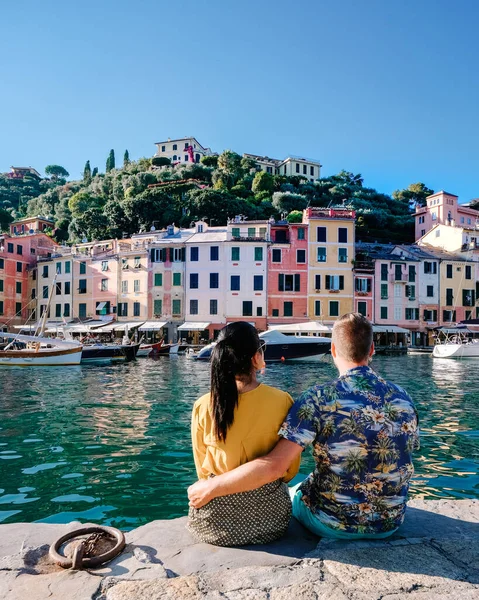 Portofino Liguria Italië, Prachtige baai met kleurrijke huizen in Portofino, Ligurië, Italië — Stockfoto