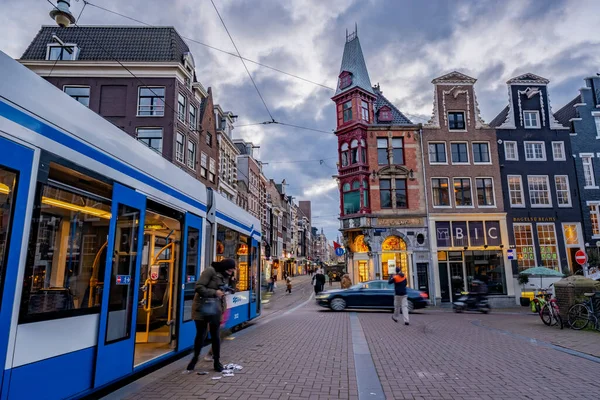 Amsterdam Niederlande Dezember 2020, fast leere Straßen im Dezember während der Sperrung in den Niederlanden — Stockfoto