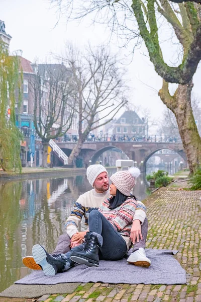 Casas tradicionales en el Oudegracht Old Canal en el centro de Utrecht, Holanda Holanda —  Fotos de Stock