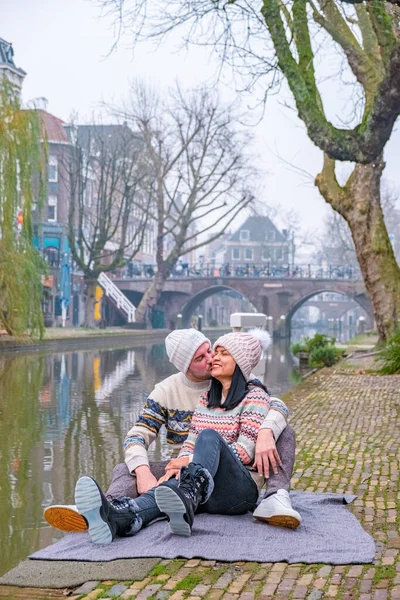 Casas tradicionales en el Oudegracht Old Canal en el centro de Utrecht, Holanda Holanda —  Fotos de Stock