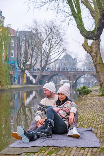 Casas tradicionales en el Oudegracht Old Canal en el centro de Utrecht, Holanda Holanda —  Fotos de Stock