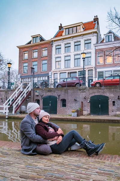 Casas tradicionales en el Oudegracht Old Canal en el centro de Utrecht, Holanda Holanda —  Fotos de Stock