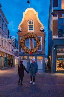 Hollanda, Utrecht 'in merkezindeki Oudegracht Eski Kanalı' nda geleneksel evler