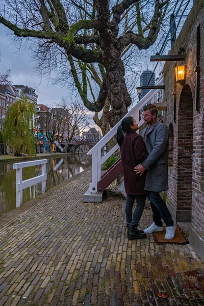 Casas tradicionales en el Oudegracht Old Canal en el centro de Utrecht, Holanda Holanda —  Fotos de Stock