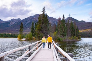 Piramit Gölü, Jasper Ulusal Parkı, Kanada Rocky Dağları Alberta, Kanada