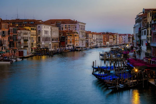 Canaux de Venise Italie pendant l'été en Europe, Architecture et monuments de Venise — Photo