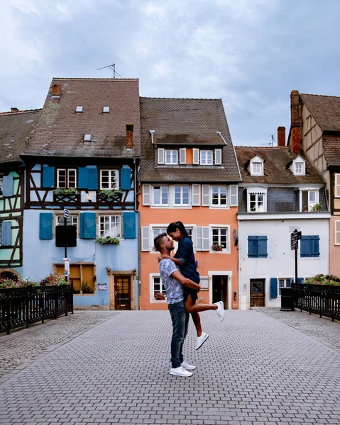 Hermosa vista de la colorida ciudad romántica Colmar, Francia, Alsacia — Foto de Stock
