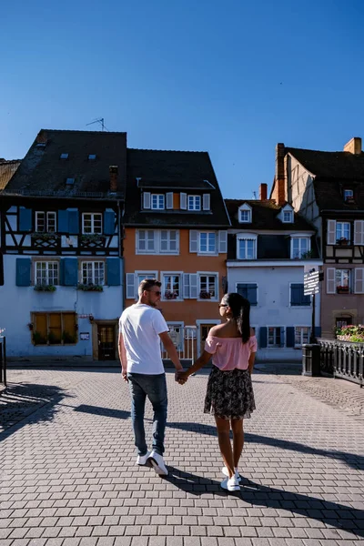 Красивый вид на красочный романтический город Кольмар, Франция, Эльзас — стоковое фото