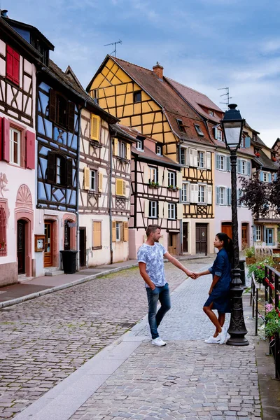Hermosa vista de la colorida ciudad romántica Colmar, Francia, Alsacia — Foto de Stock