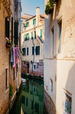 Avrupa 'da yaz boyunca Venedik kanalları, Venedik' in mimarisi ve simgeleri