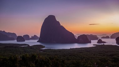 Phang Nga Körfezi, Samet Nang She Viewpoint, Tayland 'dan Phang Nga Körfezi Güzel Manzarası. A