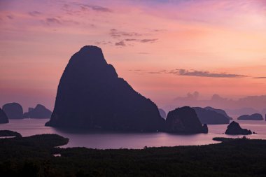 Phang Nga Körfezi, Samet Nang She Viewpoint, Tayland 'dan Phang Nga Körfezi Güzel Manzarası. A