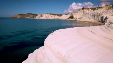 Scala dei Turch, Sicilya Realmonte 'deki Scala dei Turchi' nin beyaz kayalıklarında gün batımı.