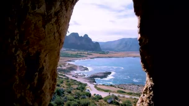 San Vito Lo Capo Sicilia, côte de San Vito Lo Capo Sicile célèbre pour l'escalade — Video