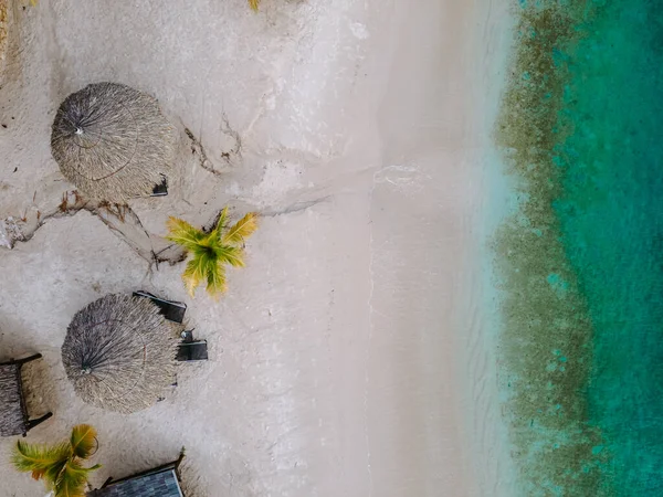 Resort de luxe tropical Curaçao avec plage de pirates et palmiers, vacances de luxe Curaçao — Photo