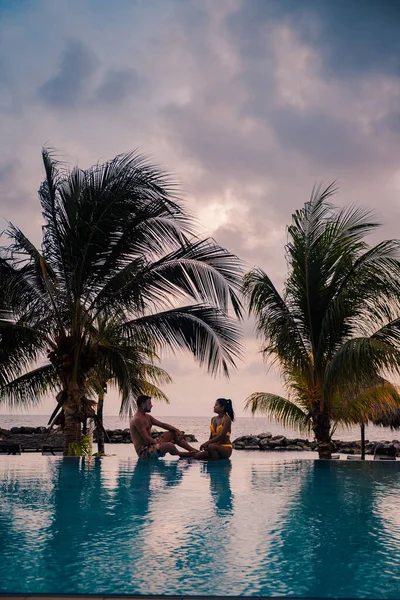 Trópusi luxus üdülőhely Curacao kalózos strand és pálmafák, luxus nyaralás Curacao — Stock Fotó