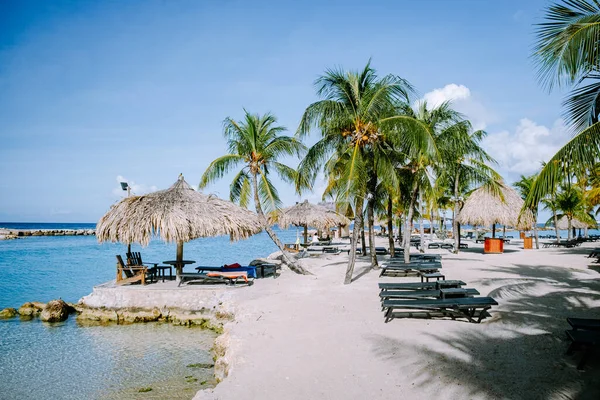 카리브해의 쿠라 카오 섬에 있는 맘보 해변, 아름다운 흰색의 쿠라 카오 해변 — 스톡 사진