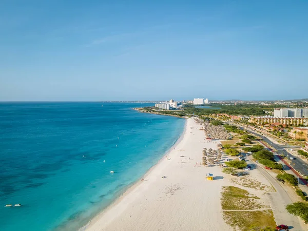 Palm Trees στην ακτογραμμή του Eagle Beach στην Αρούμπα — Φωτογραφία Αρχείου