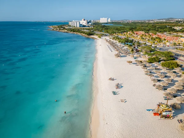 Palm Trees στην ακτογραμμή του Eagle Beach στην Αρούμπα — Φωτογραφία Αρχείου