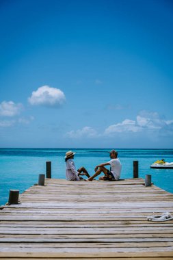 Palm Beach Aruba Karayipleri, Aruba 'da palmiye ağaçları olan beyaz kumlu plaj