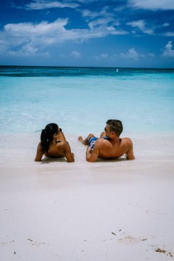 Palm Beach Aruba Karayipleri, Aruba 'da palmiye ağaçları olan beyaz kumlu plaj