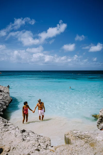 Tres Trapi Steps Triple Steps Beach, Aruba completamente vacío, Playa popular entre lugareños y turistas, océano cristalino Aruba —  Fotos de Stock