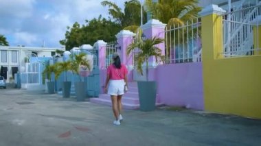 Curacao, Willemstad Punda ve Otrobanda Pietermaai bölgesinde renkli kayalar, Pietermaai Curacao 'da çok renkli evler., 