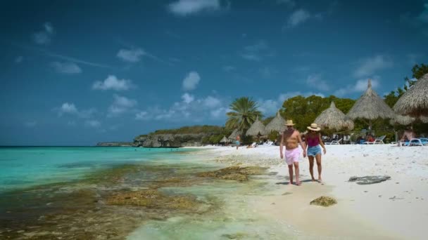 Stranden Cas Abou på ön Curacao, Playa Cas Abou på Curacao Karibien tropisk vit strand med blå hav — Stockvideo