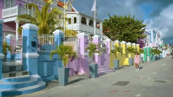 Curaçao, blocs colorés autour de Willemstad Punda et Otrobanda Pietermaai district, maisons multicolores à Pietermaai Curaçao, — Video