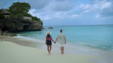 Curacao, Grote Knip plajı Curacao Hollanda Antilleri 'nde orta yaşlı bir çift.
