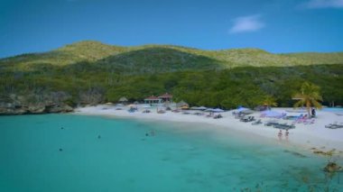 Curacao, Grote Knip plajı Curacao Hollanda Antilleri 'nde orta yaşlı bir çift.