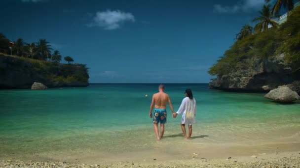 Playa Lagun Beach Cliff Curacao, vacker tropisk vik med vit sand och blå ocean Curacao — Stockvideo
