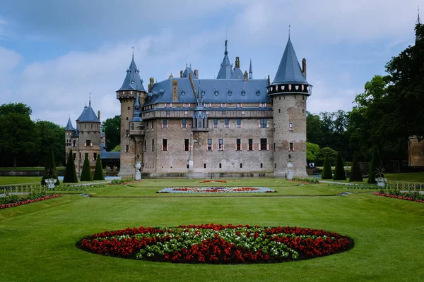 Castle de Haar Utrecht, vy över De Haar slott i holländska Kasteel de Haar ligger i Utrecht Nederländerna de nuvarande byggnaderna alla byggda på det ursprungliga slottet, från 1892 — Stockfoto