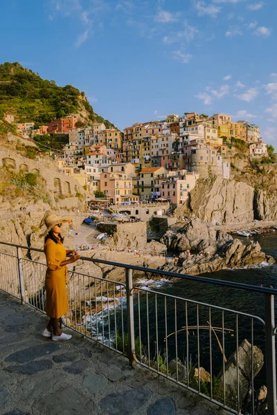 Cores da Itália Aldeia de Manarola, Parque Cinque Terre Itália durante o dia de verão, itália costa colorida Manarola Cinque Terre Itália — Fotografia de Stock