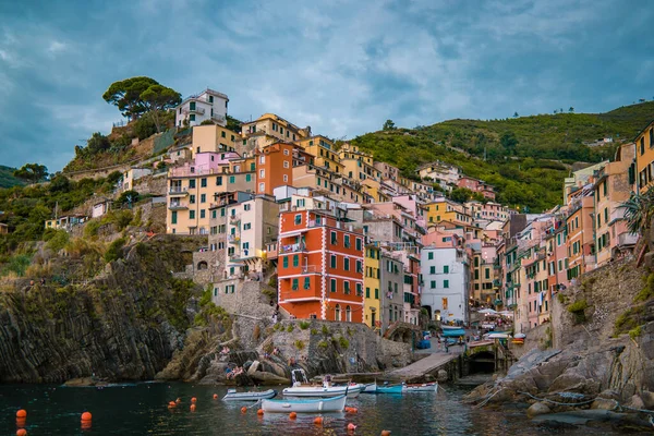 Riomaggiore Cique Terre 。利古里亚,意大利,欧洲的美景.地中海的海景。旅行概念背景. — 图库照片