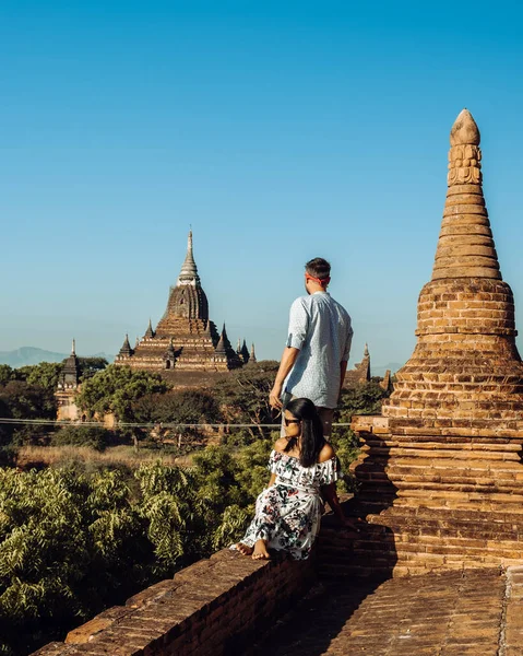 Bagan Myanmar, Pagodas and temples of Bagan, in Myanmar, formerly Burma, a world heritage site during sunrise — Stock Photo, Image