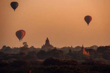 Bagan Myanmar, Pagodas ve Bagan tapınakları, Myanmar, eski Burma, gündoğumu sırasında bir dünya mirası bölgesi.