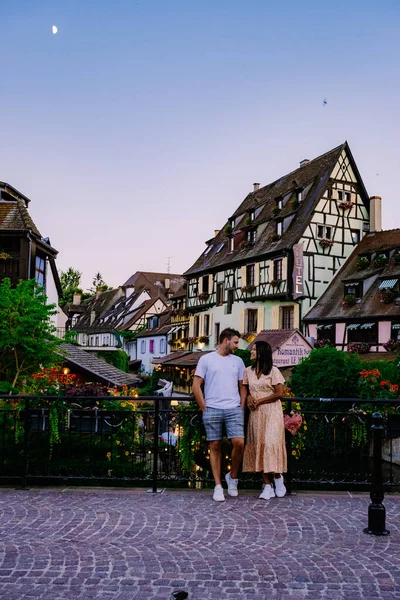 Colmar, Alsace, Fransa. Petite Venice, su kanalı ve geleneksel yarım keresteli evler. Colmar Fransa 'nın Alsace şehrinde hoş bir kasabadır. Renkli romantik şehir Colmar 'ın güzel manzarası — Stok fotoğraf