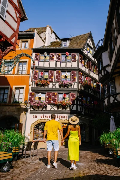 Colmar, Alsace, Fransa. Petite Venice, su kanalı ve geleneksel yarım keresteli evler. Colmar Fransa 'nın Alsace şehrinde hoş bir kasabadır. Renkli romantik şehir Colmar 'ın güzel manzarası — Stok fotoğraf