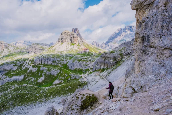 Picos de Tre Cime di Lavaredo o Drei Zinnen al atardecer, Dobbiaco-Toblach, Trentino Alto Adige o Tirol del Sur, Italia —  Fotos de Stock