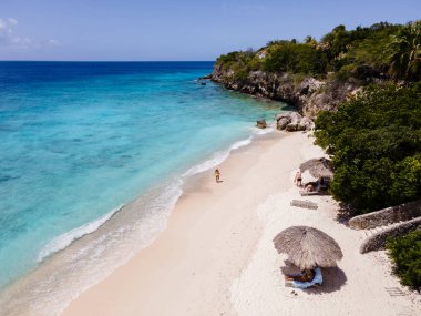 Altın kumlar ve kristal berrak sular, Curacao, Westpunt 'taki Playa Kalki Sahili' nde sakin bir atmosfer yaratır. Ziyaretçiler güneşlenmeyi, yüzmeyi ve bu tropik cenneti keşfetmeyi severler..