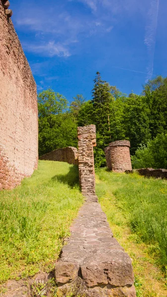 Oude burchtruïne — Stockfoto