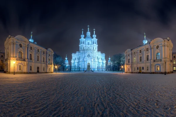 Smolny kathedraal in St. Petersburg winternacht Rechtenvrije Stockafbeeldingen