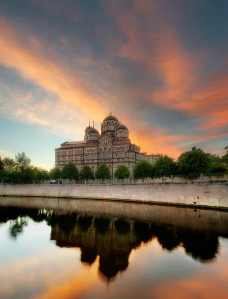 Cathedral of the twelve apostles in St. Petersburg — Stock Photo, Image