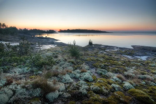 Sunrise in the Ladoga skerries — Stockfoto