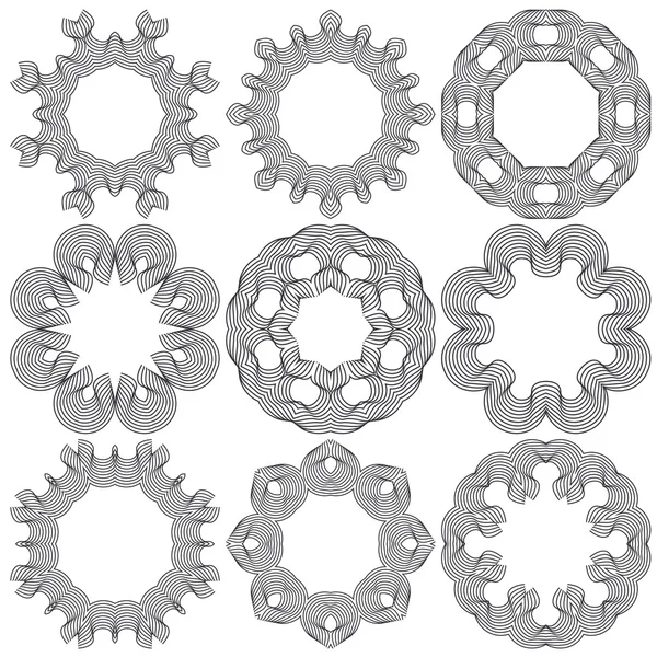 Набір ажурних круглих орнаментів — стоковий вектор