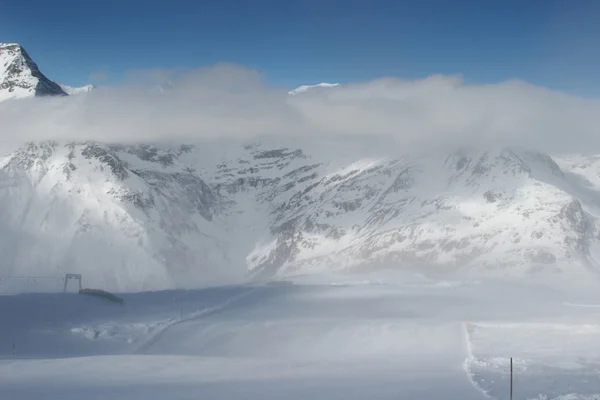 Alpi nevose invernali — Foto Stock