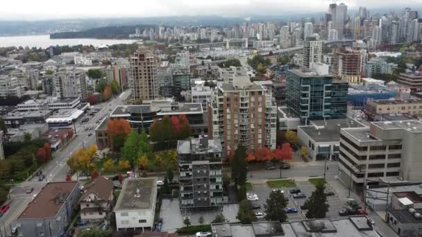 Fliegen Sie Über Vancouver Häuser Mit Blick Auf Die Innenstadt — Stockvideo